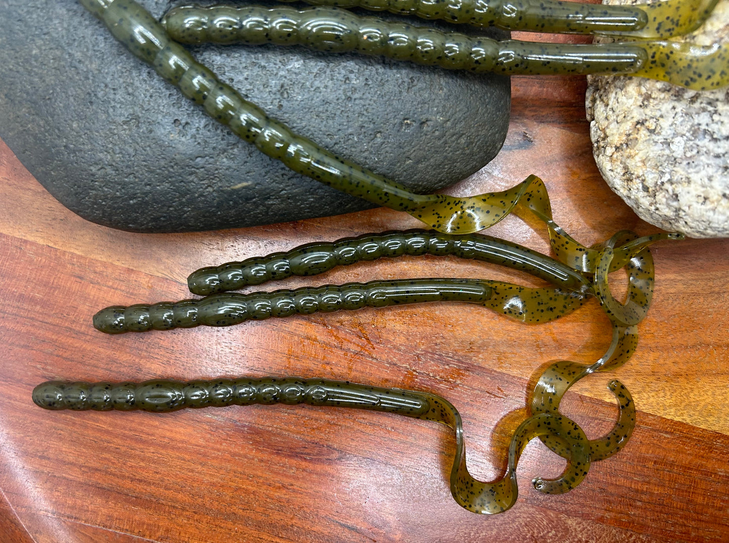CT GO BIG Worms 10" ribbon tail   10ct